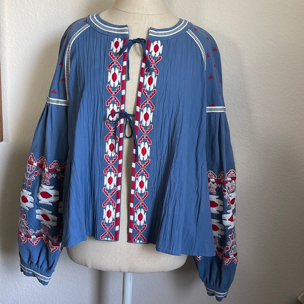 NWT RD+KoKo Aztec tribal embroidered ballon sleeve tie top